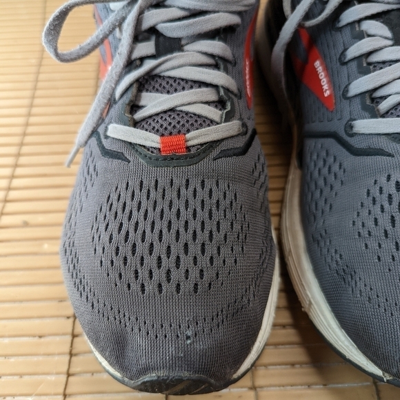 Brooks Beast 20 Mens 11.5D Shoes Sneakers Gray Red Running Walking NEW INSOLES main image 10